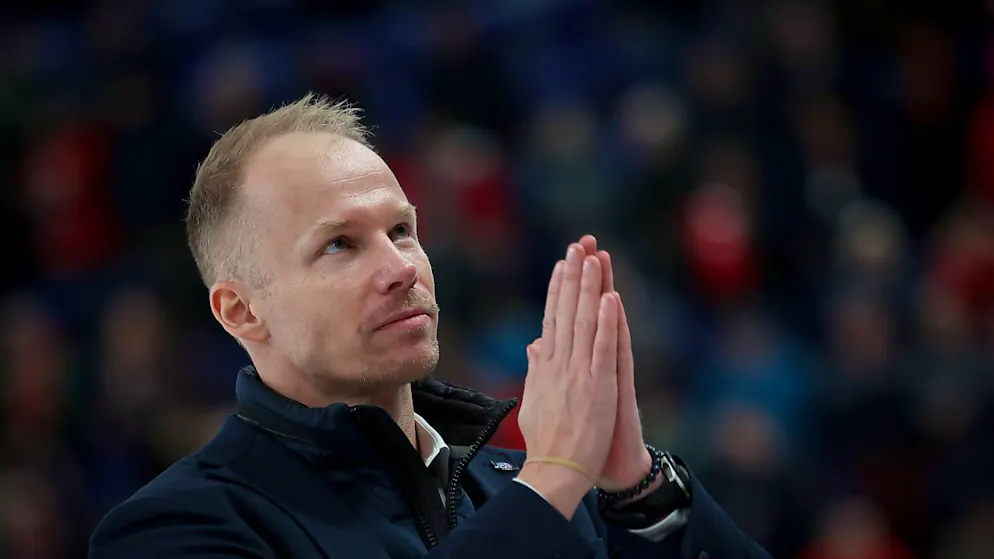 Auswärtssiege für Langnau und Lugano - Gallery. Seit die Rapperswil-Jona Lakers die Verantwortung in die Hände von Johan Lundskog gelegt haben, siegen die Lakers, am Berchtoldstag mit 5:3 gegen den EV Zug