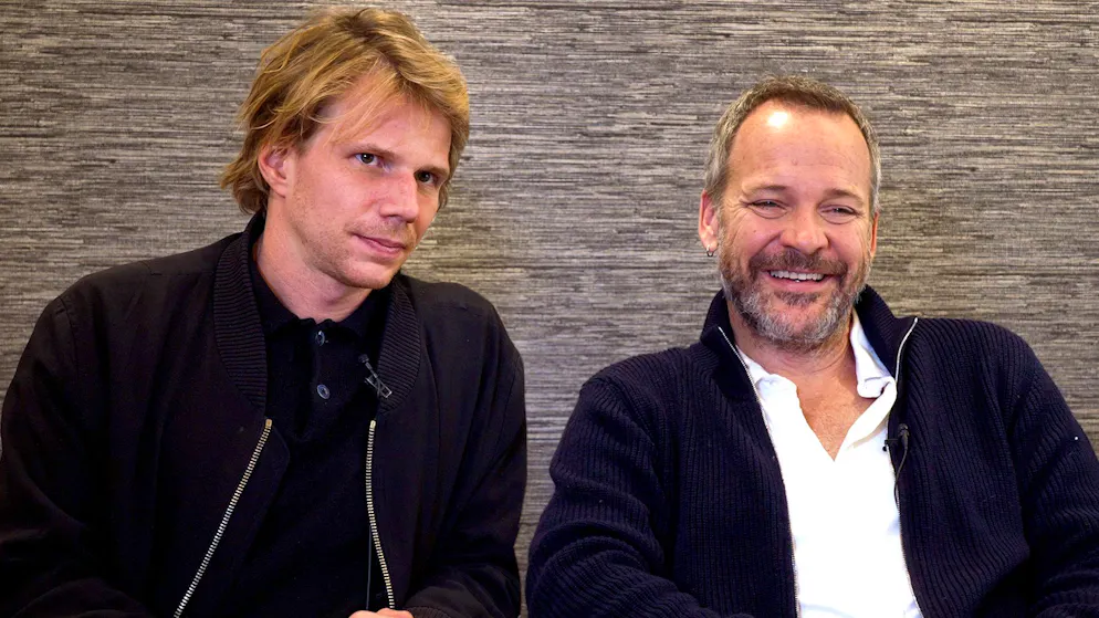 «September 5» von Tim Fehlbaum: Schweizer Regisseur im Rennen um einen Golden Globe Award. Im Interview zusammen mit Schauspieler Peter Sarsgaard sprechen die beiden über die wichtigsten Faktoren bei einem Kammerspiel.