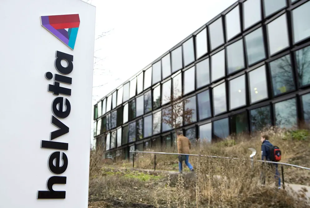 Mi-décembre, le groupe avait indiqué vouloir faire progresser son efficacité opérationnelle de plus de 200 millions de francs et améliorer le ratio combiné, à 95,4% au premier semestre, d'environ 2 points de pourcentage d'ici la fin du premier cycle de trois ans, fin 2027.