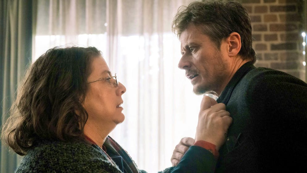 What to do when you're in over your head with debt?. A couple under pressure: Monika (Tilla Kratochwil) and Jost Lehnen (Roman Knižka) deal with their impending total bankruptcy in very different ways.