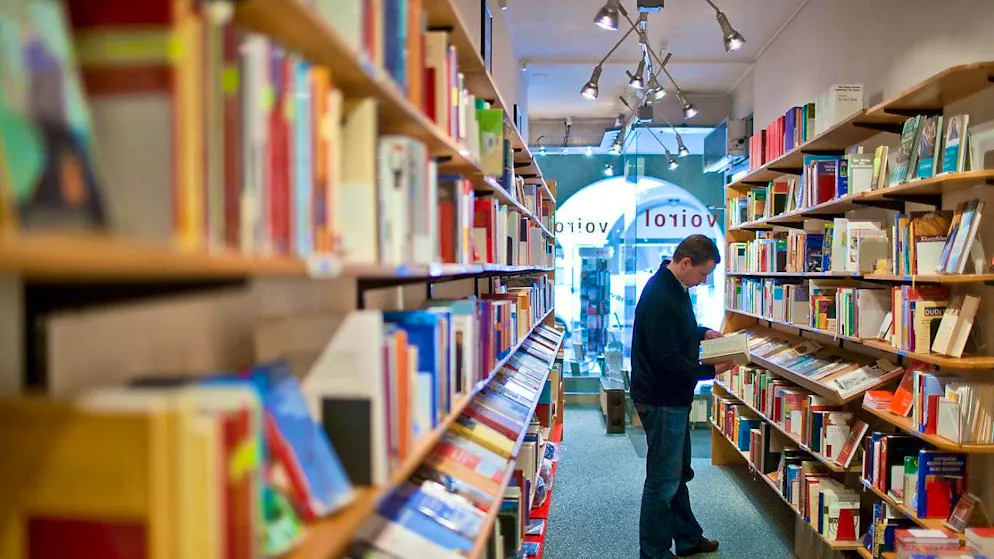 In bookshops in German-speaking Switzerland, customers picked up books by Swiss authors exceptionally often. This is shown by the lists of the bestsellers of 2024: seven of the top ten places were taken by writers from Switzerland. (archive image)
