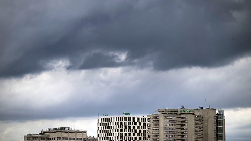Über 30 Krankenkassen fordern von der Insel-Gruppe und der Oberaargauer Spitalgruppe Transparenz bei der Weitergabe von Medikamentenvergünstigungen - und viel Geld. (Symbolbild)