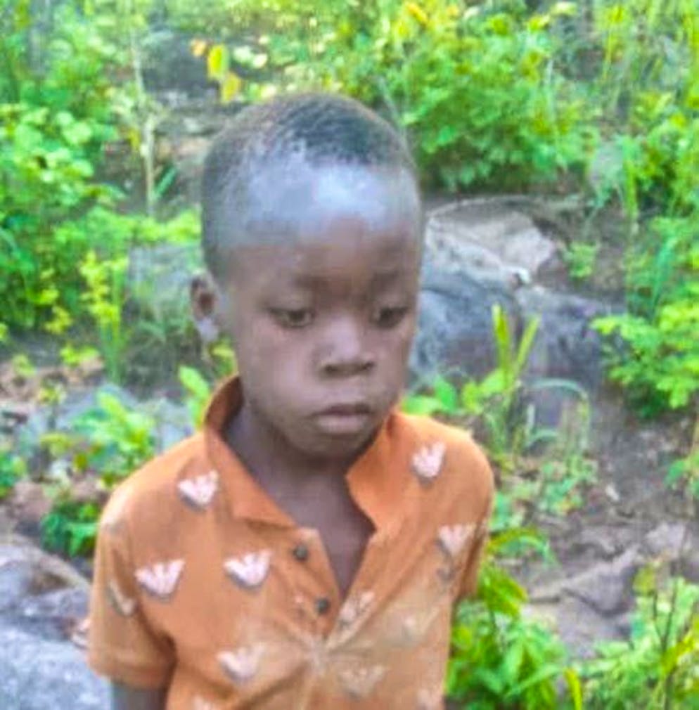 Tinotendu Pudu s'était perdu dans le parc animalier de Matusadona et avait dormi sur une corniche.