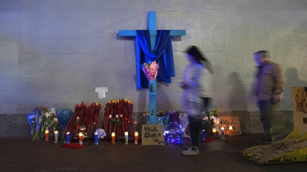 Attacks in New Orleans and Las Vegas. New Orleans attacker was a lone perpetrator +++ Man in cybertruck shot himself in the head