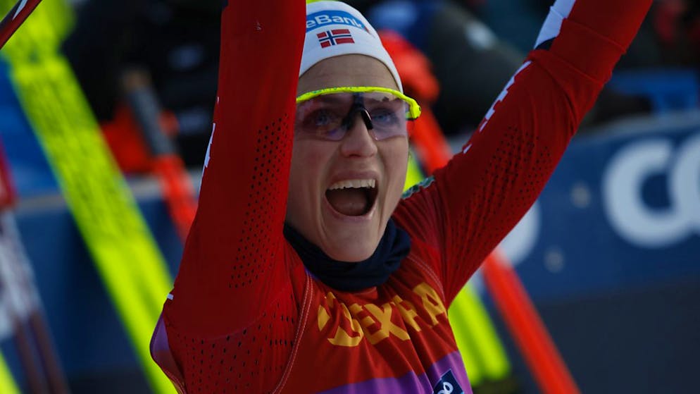 Therese Johaug jubelt: Sieg und Vorentscheidung in der Tour de Ski herbeigeführt.