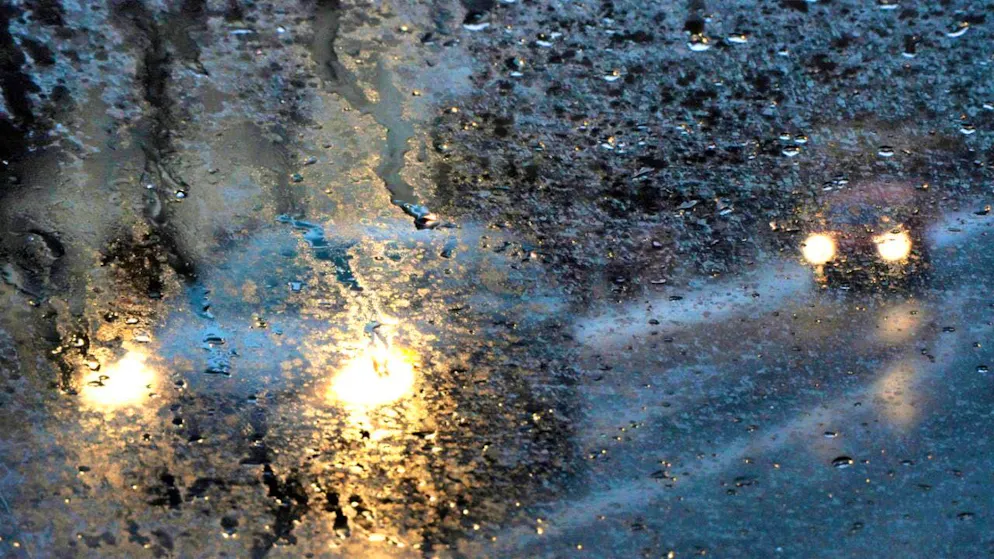 Freezing rain is likely to make the roads in north-western Switzerland particularly dangerous on Sunday night. (archive picture)