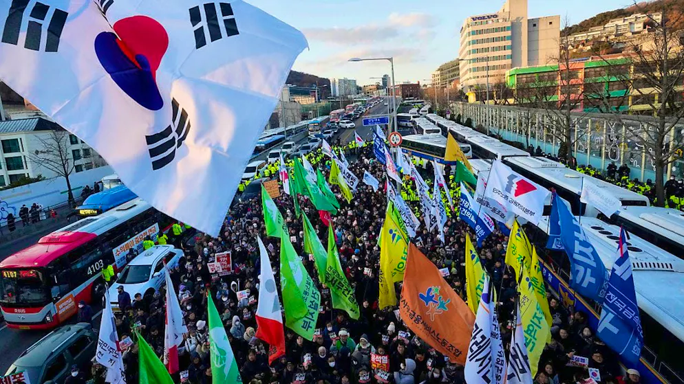 Members of the Korean Confederation of Trade Unions march to the presidential residence in Seoul during a rally calling for the arrest of ousted President Yoon Suk Yeol. Photo: Ahn Young-joon/AP/dpa