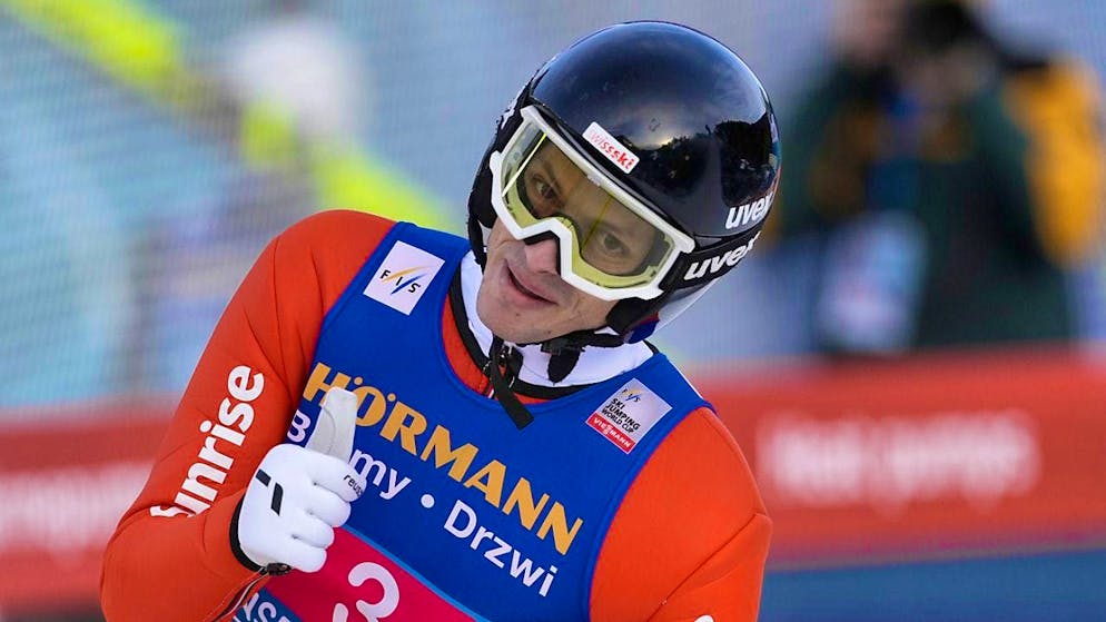 Thumbs up, but still slightly disappointed: Gregor Deschwanden shows a strong performance in Innsbruck, but three Austrians are still slightly better