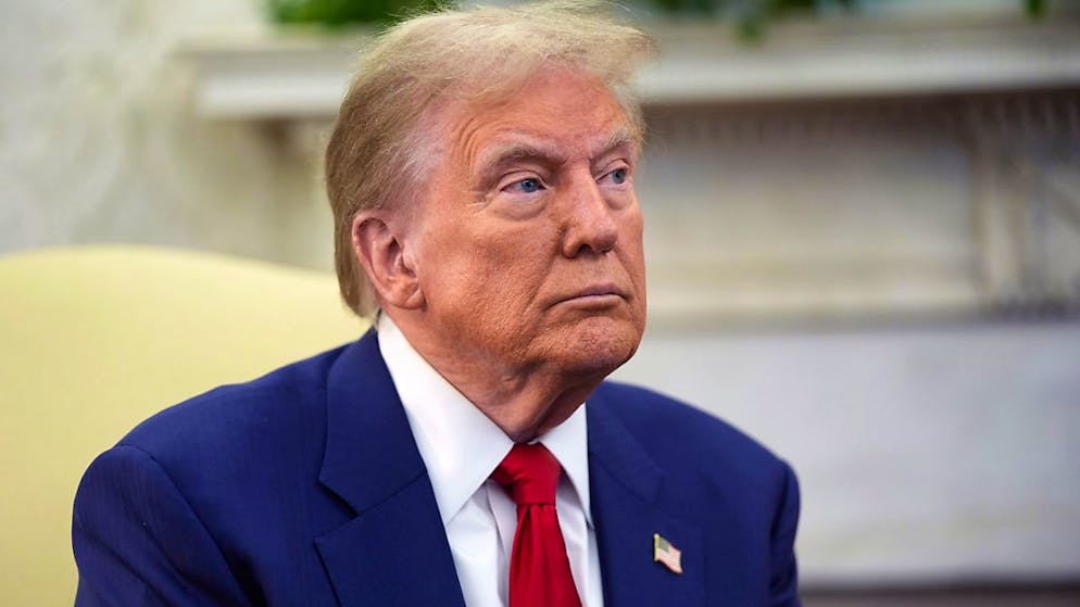 ARCHIV - Der designierte US-Präsident Donald Trump trifft sich mit dem amtierenden US-Präsidenten Biden im Oval Office des Weißen Hauses. Foto: Evan Vucci/AP/dpa