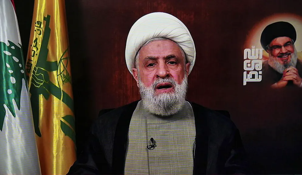 Naim Qassem in un'immagine tratta da un video diffuso in Libano il 29 novembre 2024.