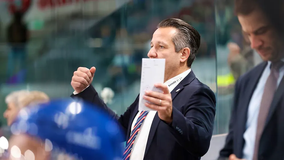 Lausanne plötzlich als Leader leicht im Vorteil - Gallery. Und Marco Bayer, der Nachfolger von Marc Crawford, sucht beim ZSC noch den Tritt
