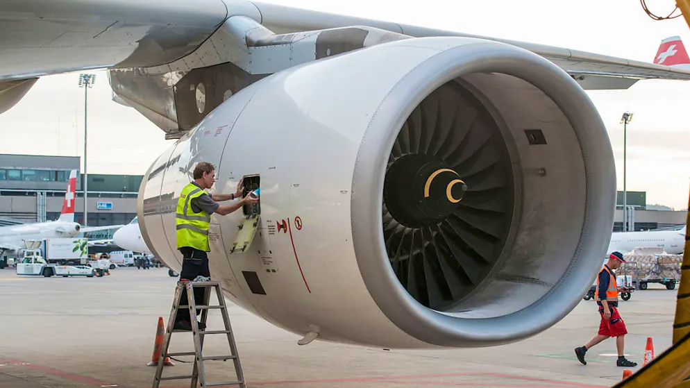 Weil sich die Kabine einer Swiss-Maschine mit Rauch füllte, starb später ein Flugbegleiter aufgrund unzureichender Sauerstoffversorgung.