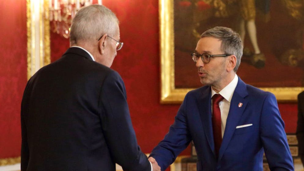 Le président autrichien Alexander Van der Bellen (à gauche) a reçu le chef de l'extrême droite Herbert Kickl dans son bureau à Vienne.
