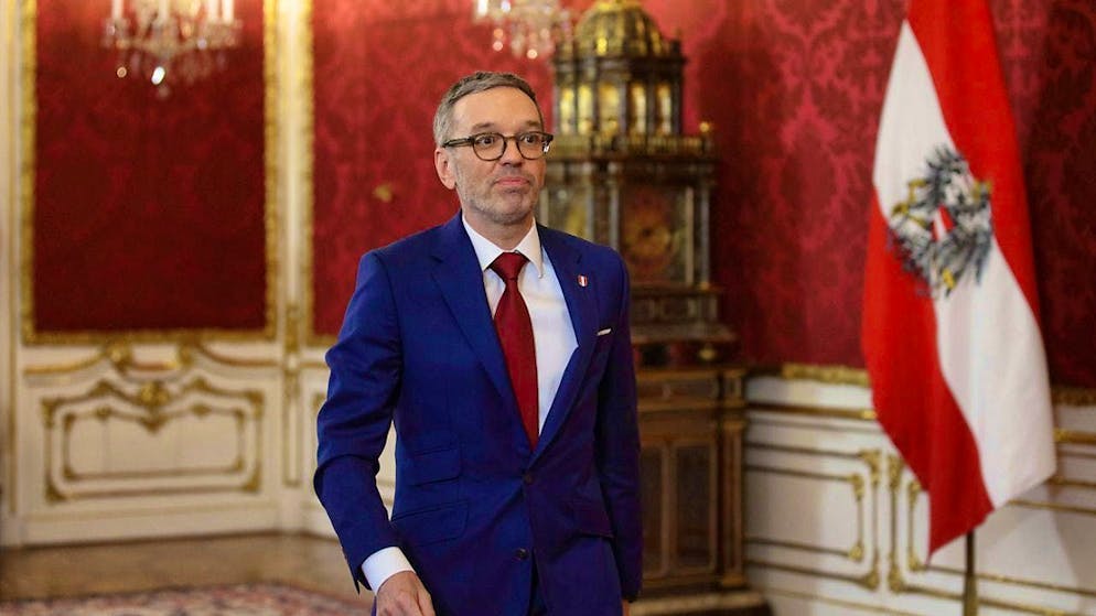 Austria's FPÖ leader Herbert Kickl leaves the presidential office after a meeting with Federal President Van der Bellen. Photo: Heinz-Peter Bader/AP/dpa