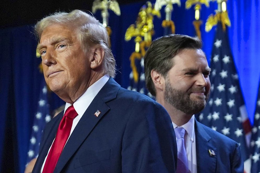 Il neo presidente USA Donald Trump insieme al suo vice Sen. JD Vance.