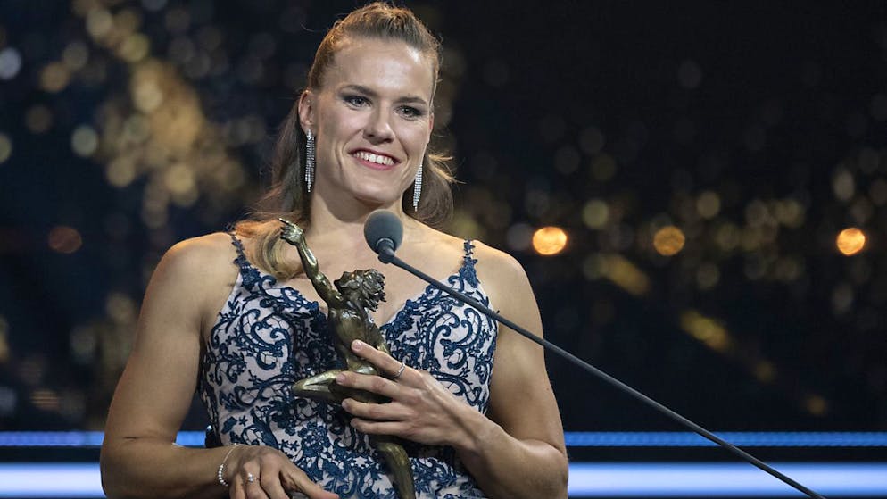 Catherine Debrunner freut sich über den Titel "Paralympische Sportlerin des Jahres"