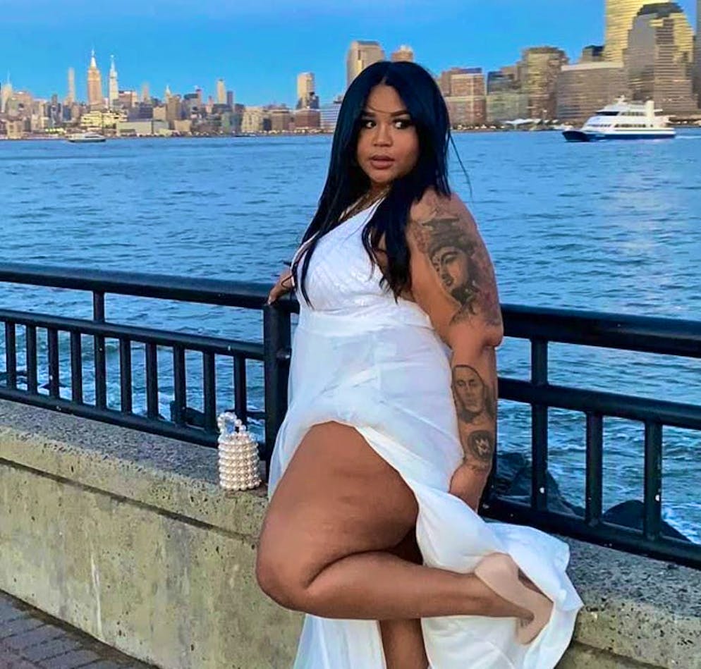 Si faceva chiamare Killadamente su Instagram: l'influencer Carol Acosta è morta a 27 anni in seguito ad un soffocamento.
