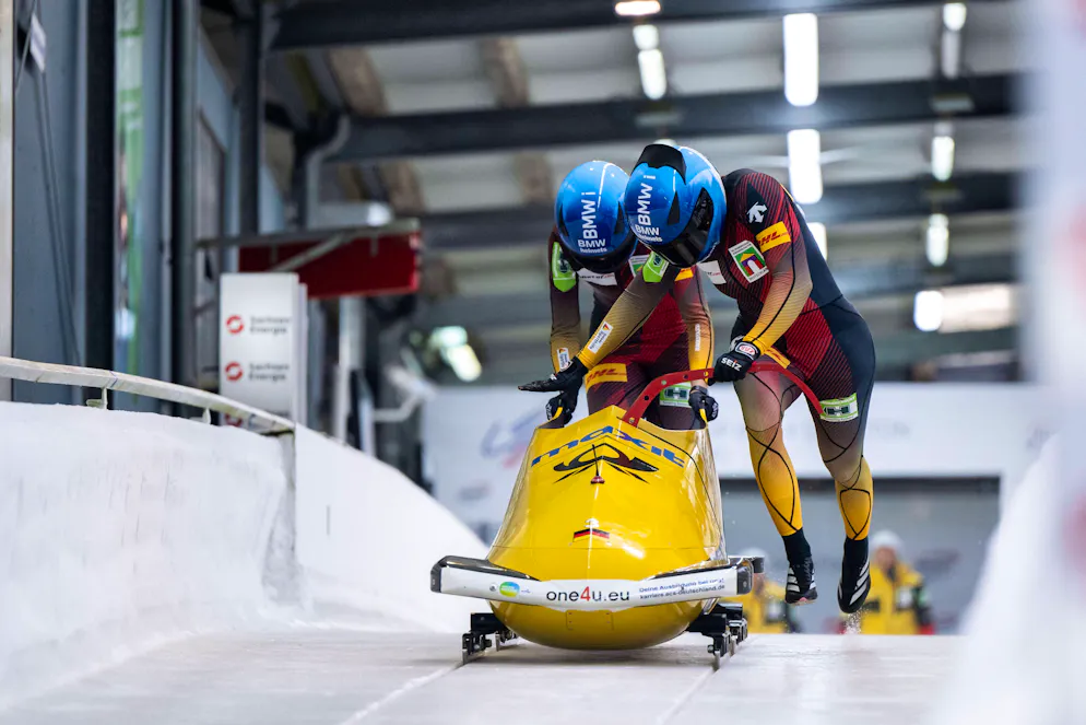 Bob-Olympiasiegerin Lisa Buckwitz hat ein sportlich überaus erfolgreiches Wochenende hinter sich: Im deutschen Winterberg gewann die 30-Jährige nach ihrem samstäglichen Triumph im Monobob am Sonntag auch noch zusammen mit Neele Schulte die Zweier-Konkurrenz.