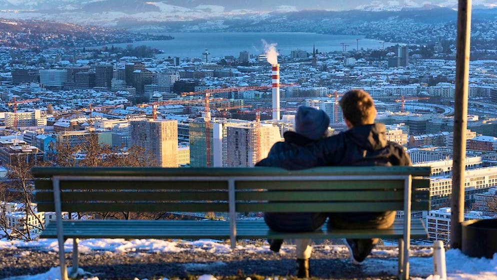 According to a study, romantic relationships are more important for men than for women. (archive image)