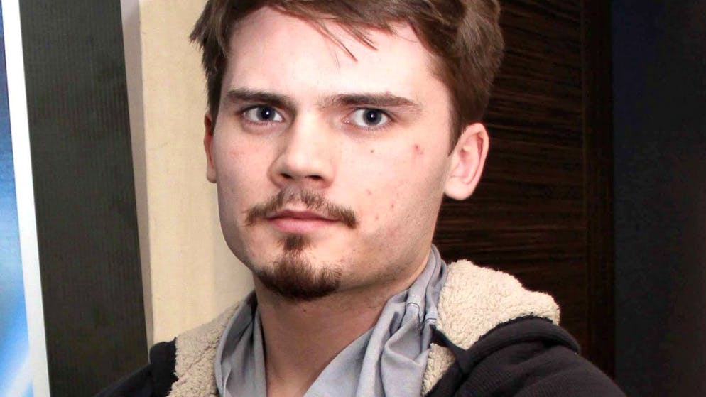 He played the young Anakin. 'Star Wars' child star talks about his schizophrenia for the first time