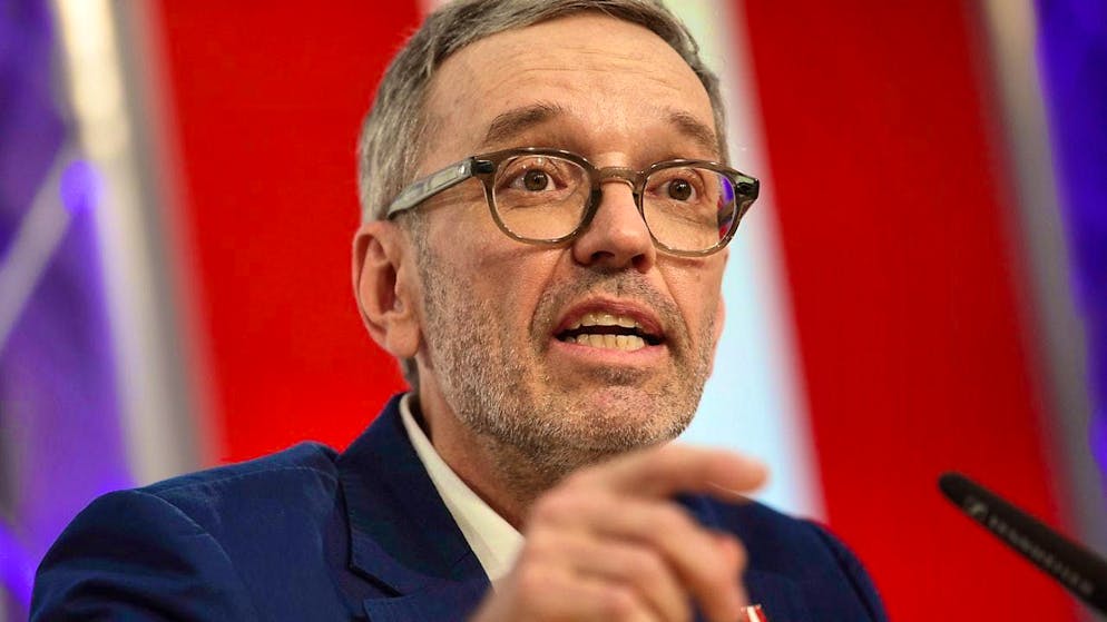 Austria's FPÖ leader Herbert Kickl speaks at a press conference on the occasion of the upcoming coalition negotiations with the ÖVP in Vienna. Photo: Heinz-Peter Bader/AP/dpa