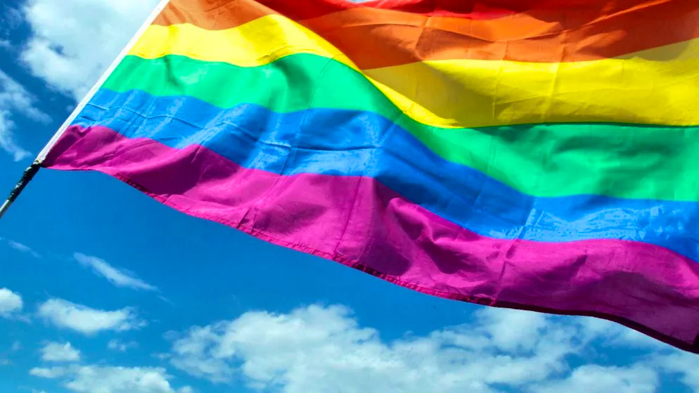 L'associazione fondata dall'accusato è stata sospesa da diverse organizzazioni LGBT.