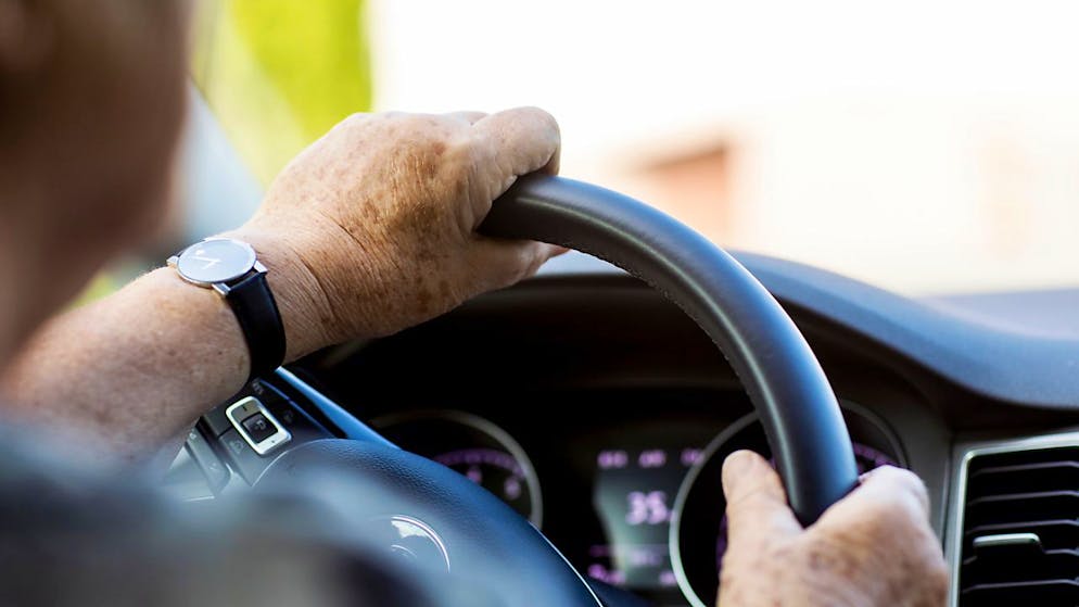 Les conducteurs de certains véhicules pourront lâcher les mains du volant sur l'autoroute dès le 1er mars (image prétexte).