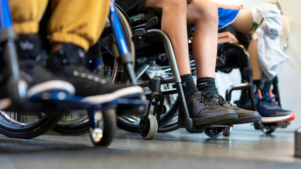 Fast 70 Prozent aller Menschen mit Rückenmarksverletzungen leiden unter Muskelspasmen. (Archivbild)