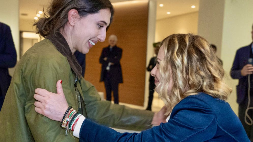 Dopo 21 giorni di carcere. L'Iran libera Cecilia Sala, finisce l'incubo per la reporter italiana. I complimenti al Governo Meloni