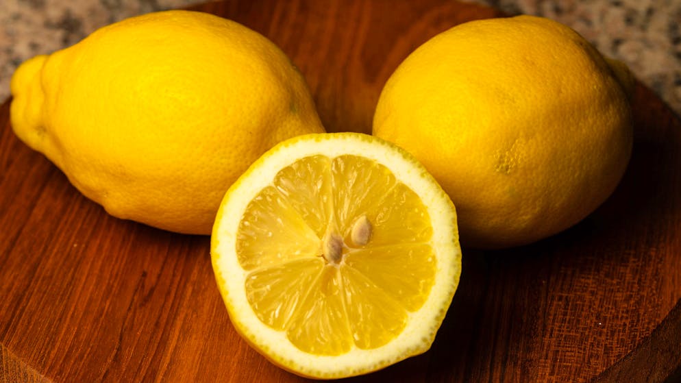 Gut zum Abnehmen. Beisse täglich in die saure Zitrone – du wirst reichlich belohnt