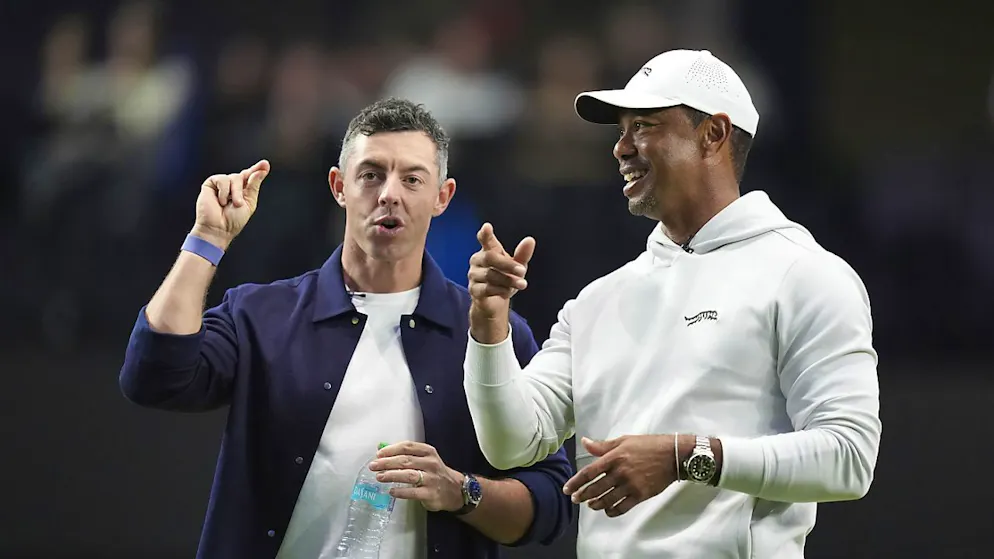 Rory McIlroy und Tiger Woods werben bei der Premiere für ihre neue Indoor-Serie