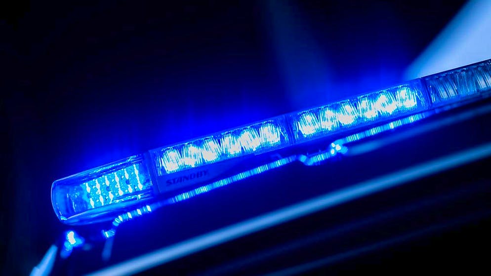 ARCHIVE - A flashing blue light on an emergency vehicle. Photo: Rolf Vennenbernd/dpa