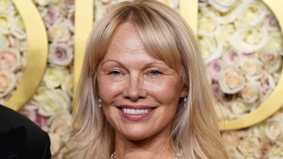 Schauspielerin Pamela Anderson wäre beinahe von einem Fremden im Flugzeug angegriffen worden. (Archivfoto)
