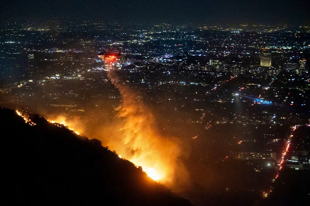 Tausende Einsatzkräfte kämpfen gegen Feuer in Los Angeles - Gallery. Tausende Einsatzkräfte kämpfen gegen Großbrände in Los Angeles, Hilfe kommt auch aus der Luft. (Foto aktuell)