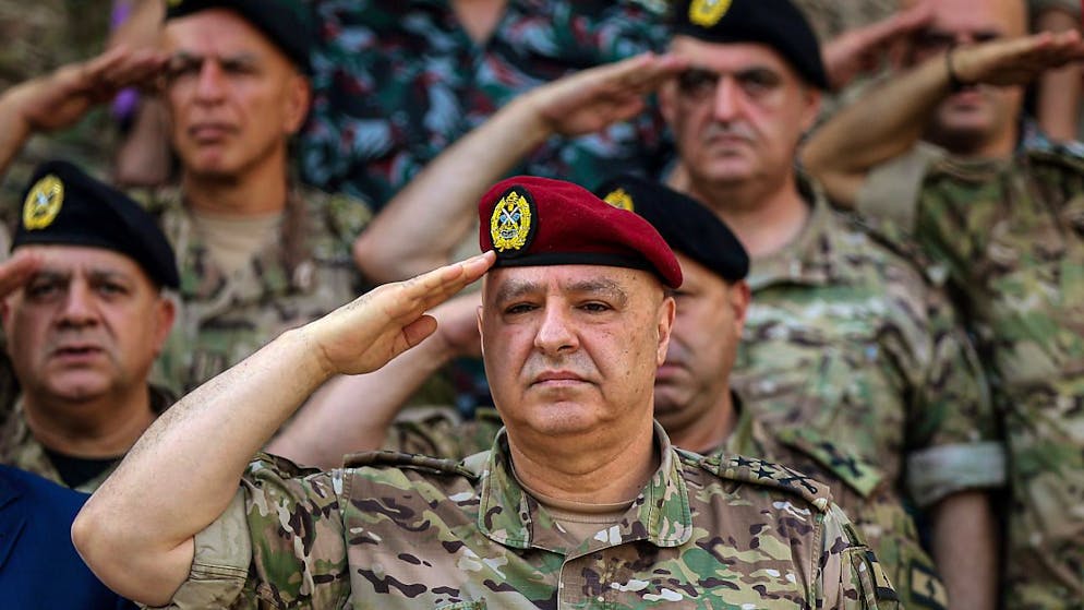 ARCHIV - General Joseph Aoun (M). Foto: Marwan Naamani/dpa