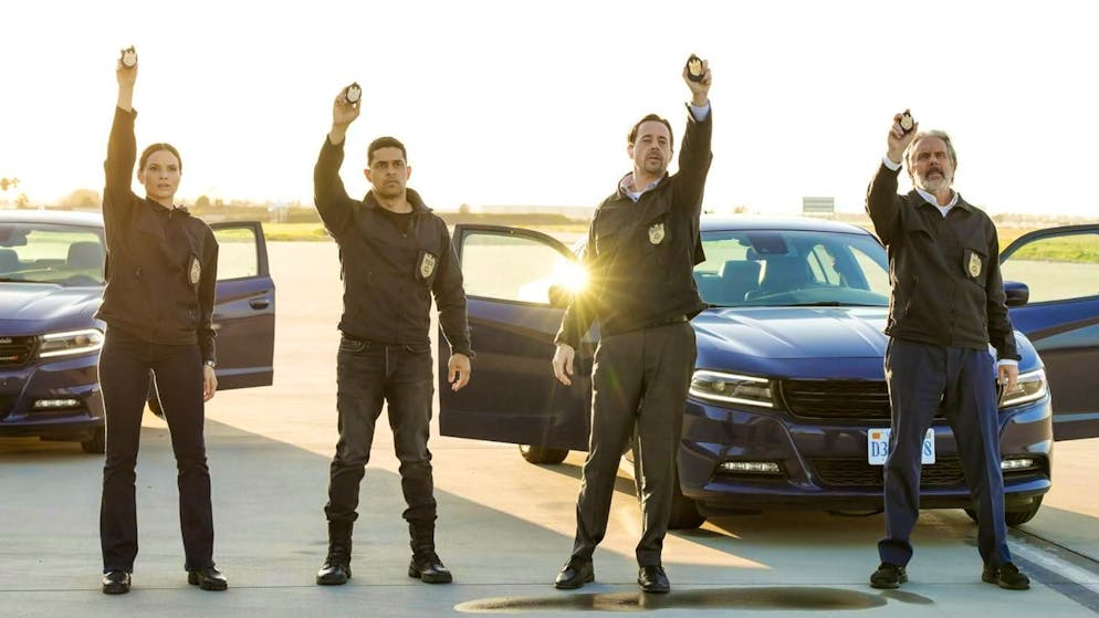 Air emergency and filming bans: The fires bring Hollywood to its knees. Only Sean Murray (2nd from right) is left of the old "NCIS" troupe: Now he and his colleagues Katrina Law (l.), Gary Cole (r.) and Wilmer Valderrama have to take a forced break.
