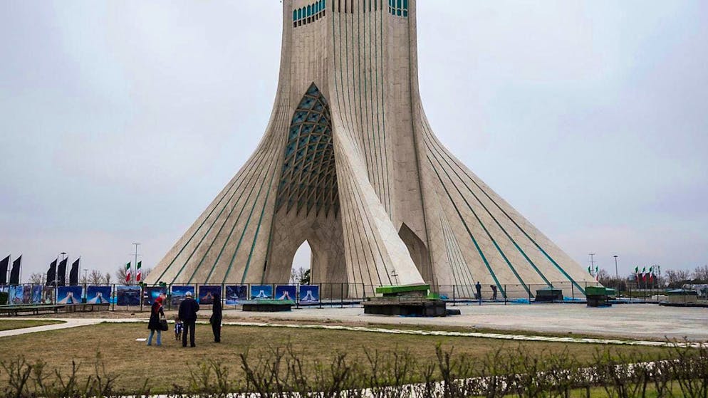 Iranian state media accuse the Swiss man found dead in a prison in the country of espionage. (Archive picture with Azadi Monument or Freedom Tower in Tehran)