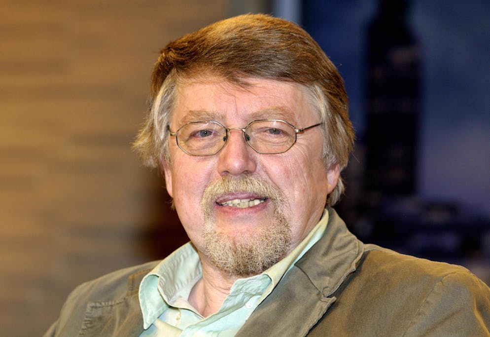 Der Wuppertaler Professor Eckhard Freise knackte als erster Teilnehmer am 2. Dezember 2000 die Million – seine 15 Fragen beantwortete er souverän.