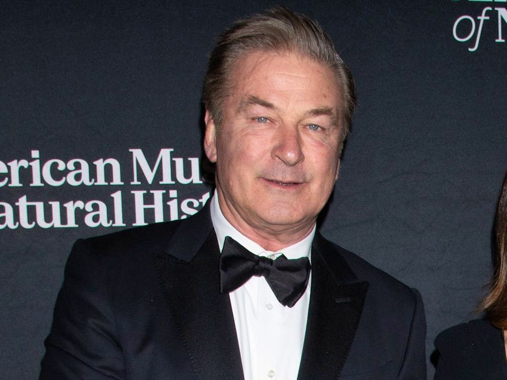 Alec Baldwin accuse les procureures d'avoir intentionnellement dissimulé des preuves dans l'affaire «Rust».