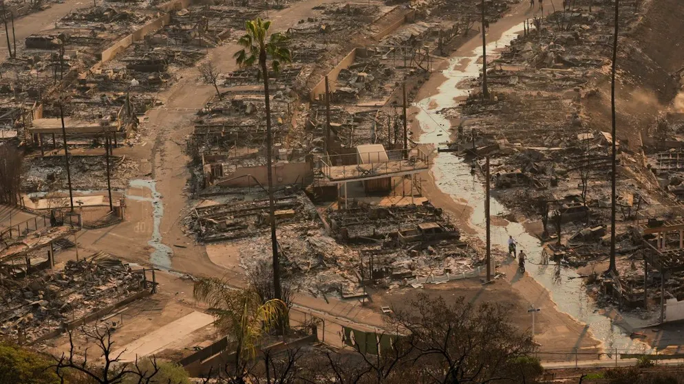 Vor ein paar Tagen standen in diesem exklusiven Stadtteil von Los Angeles noch malerische Millionenvillen in üppigen Gärten: Das vom Palisades Fire zerstörte Pacific Palisades. (9. Januar 2025)