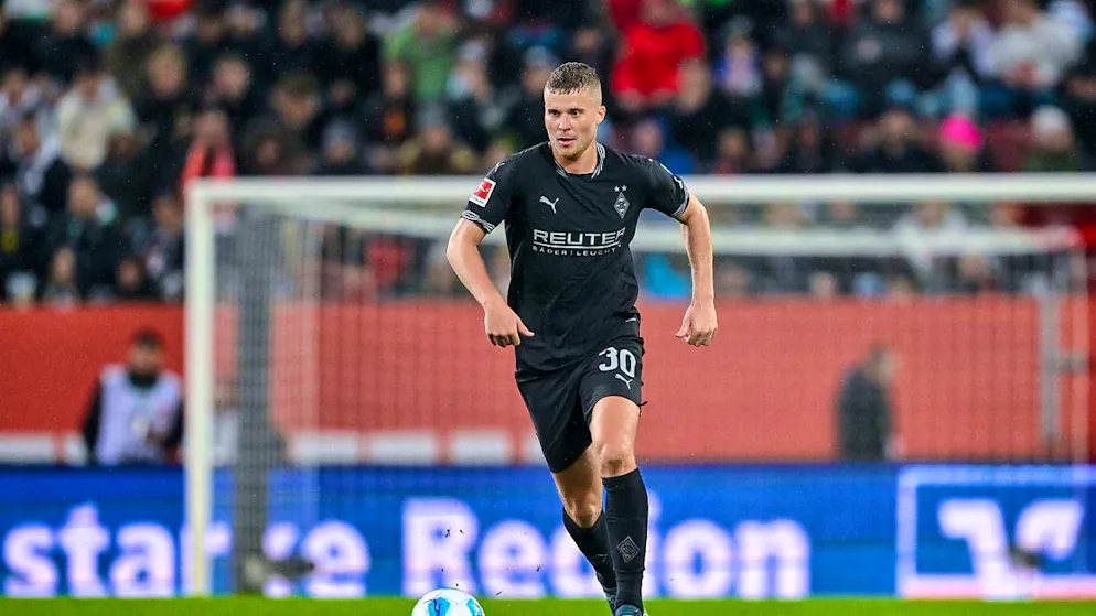 Swiss legionnaires in focus: little world class, lots of mediocrity - Gallery. Nico Elvedi is one of the regulars at Borussia Mönchengladbach under Gerardo Seoane