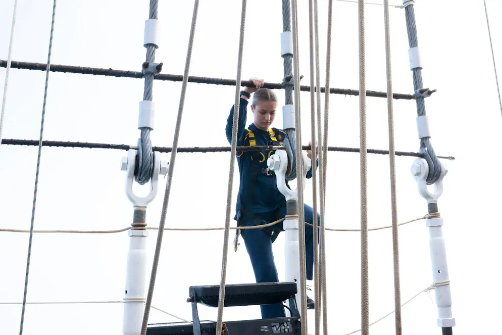 Prinzessin Leonor startet lange und harte Seereise. Bei der Marine absolviert Prinzessin Leonor die zweite Etappe ihrer Militärausbildung.