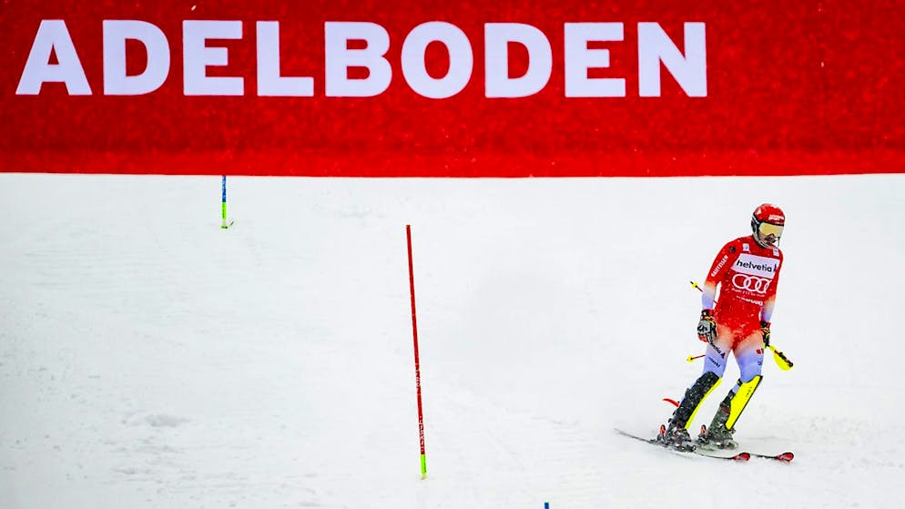 Die Schweizer Slalom-Baisse am Chuenisbärgli hält an - Gallery. Loïc Meillard scheidet zum ersten Mal in dieser Saison und nach vier Podestplätzen in fünf Slaloms aus