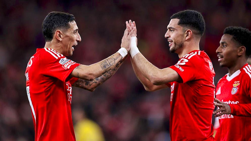 Zeki Amdouni (right) high-fives Angel di Maria