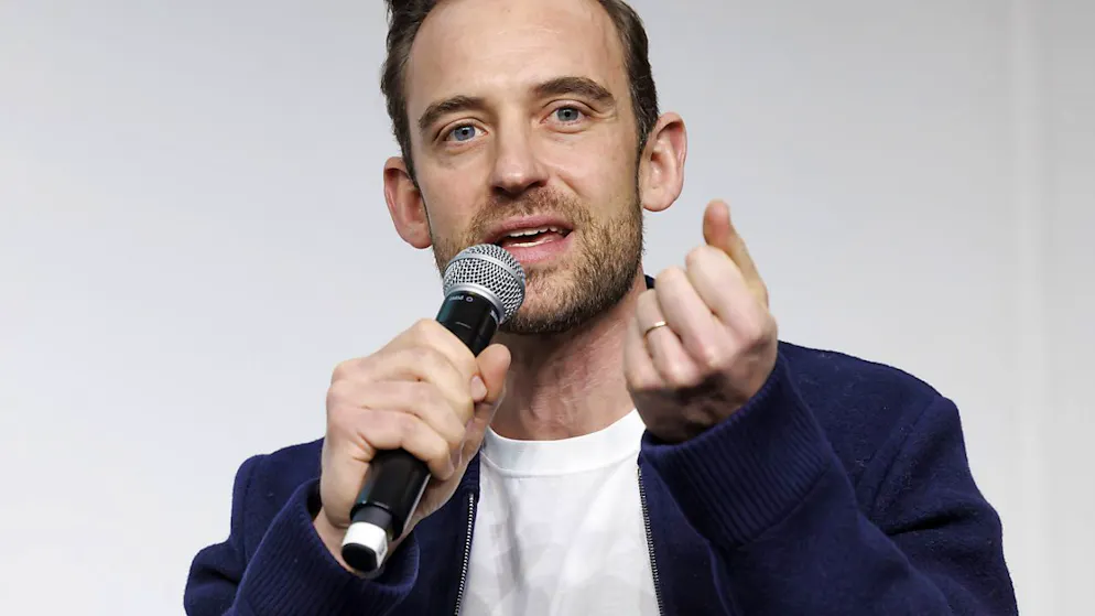 Le Suisse Joël Dicker est le seul écrivain francophone dans le trio de tête des livres les plus vendus  en France en 2024. avec son roman "Un animal sauvage".