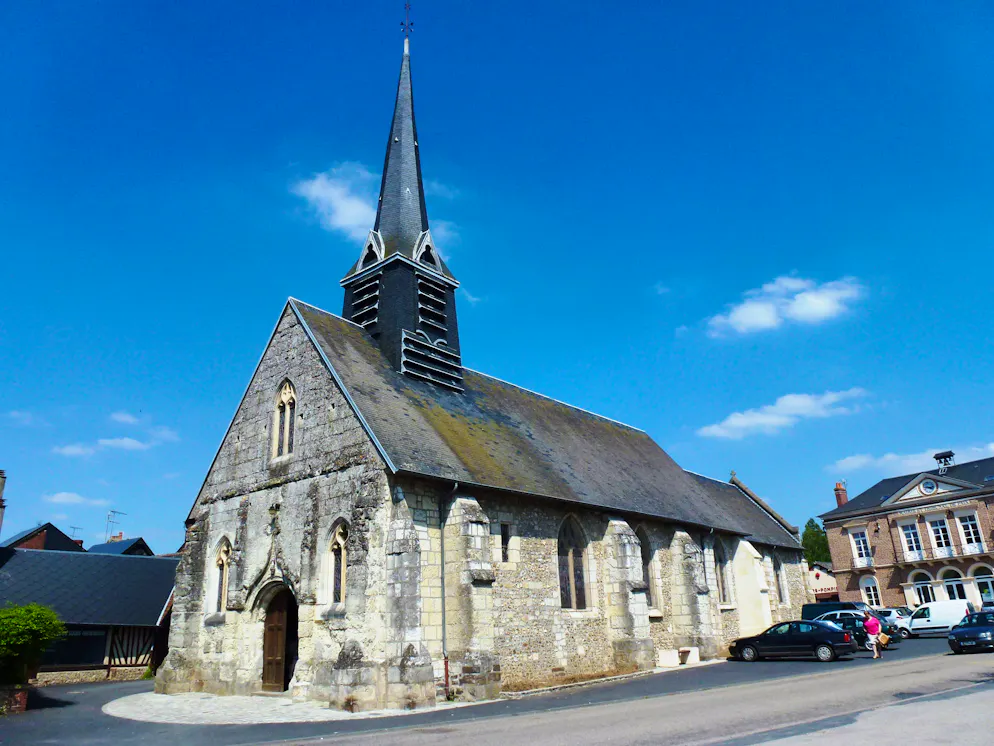 Die Dorfkirche Saint-Taurin in Thiberville.