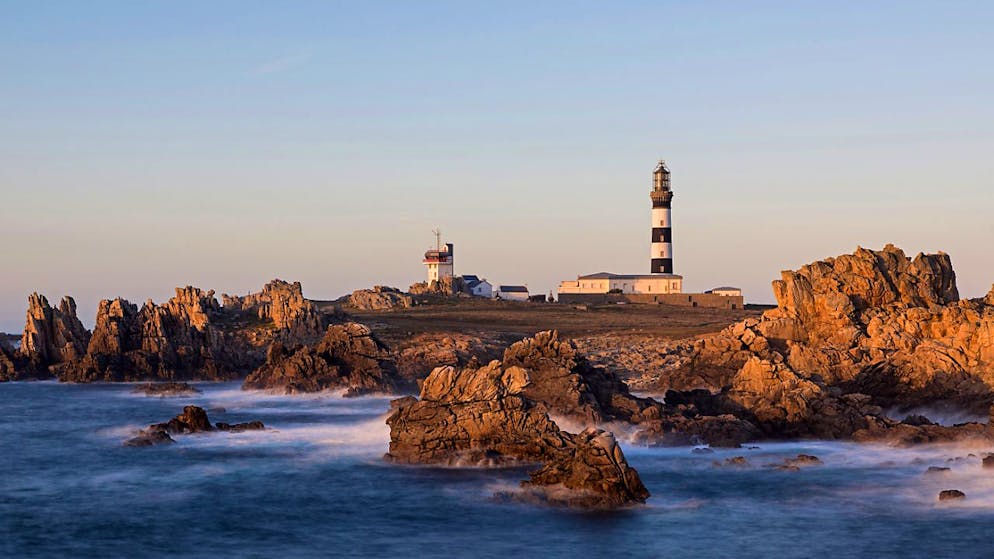 Der Leuchtturm von Créac'h muss wohl bald mit moderner Technik betrieben werden. (Archivbild)