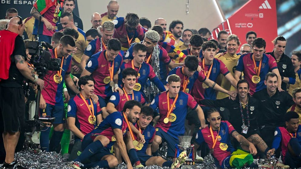 All the Clásico goals in the video. 15th Super Cup title: Barça work their magic and crush Real 5-2