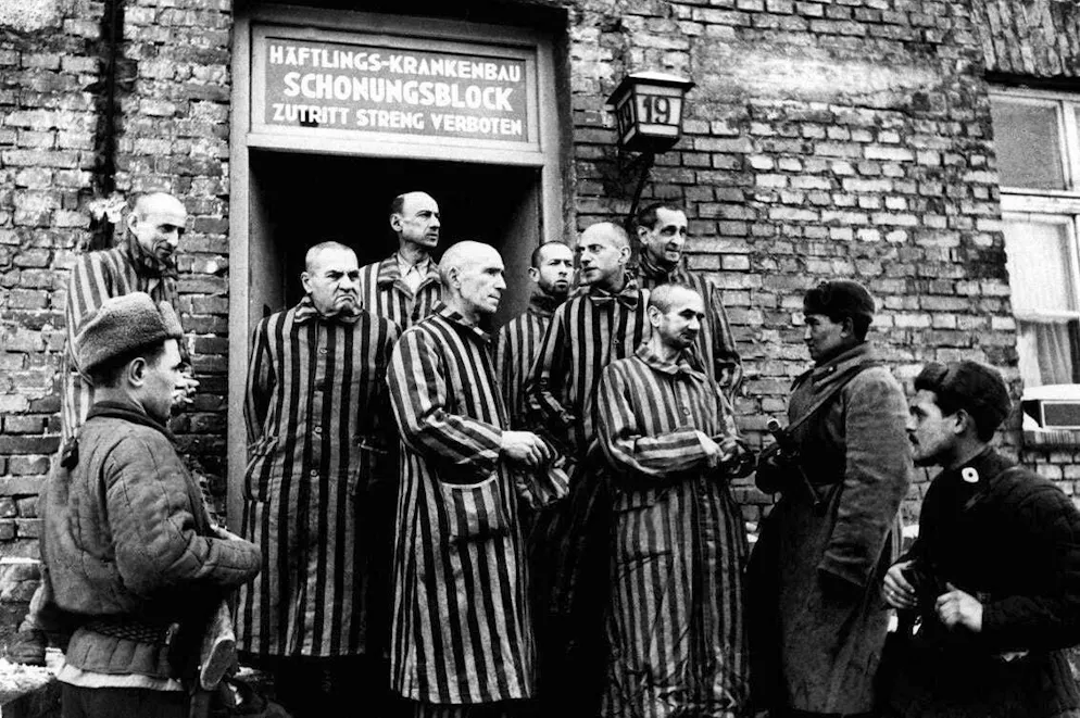 It is not only the Nazi henchmen who oppress, beat and kill in the concentration camps. Because there, "the Germans are mostly invisible", as József Debreczeni describes the daily routine in his book.