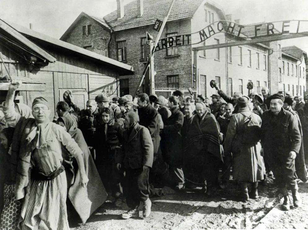 On January 27, 1945, Red Army soldiers liberated the Auschwitz concentration camps. The Nazis murdered more than a million people there. The picture shows survivors leaving the camp.